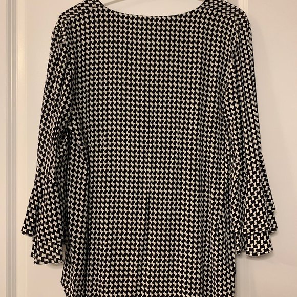 Zara V-Neck Bell Sleeve Flowy Blouse (Size S) - Picture 5 of 9